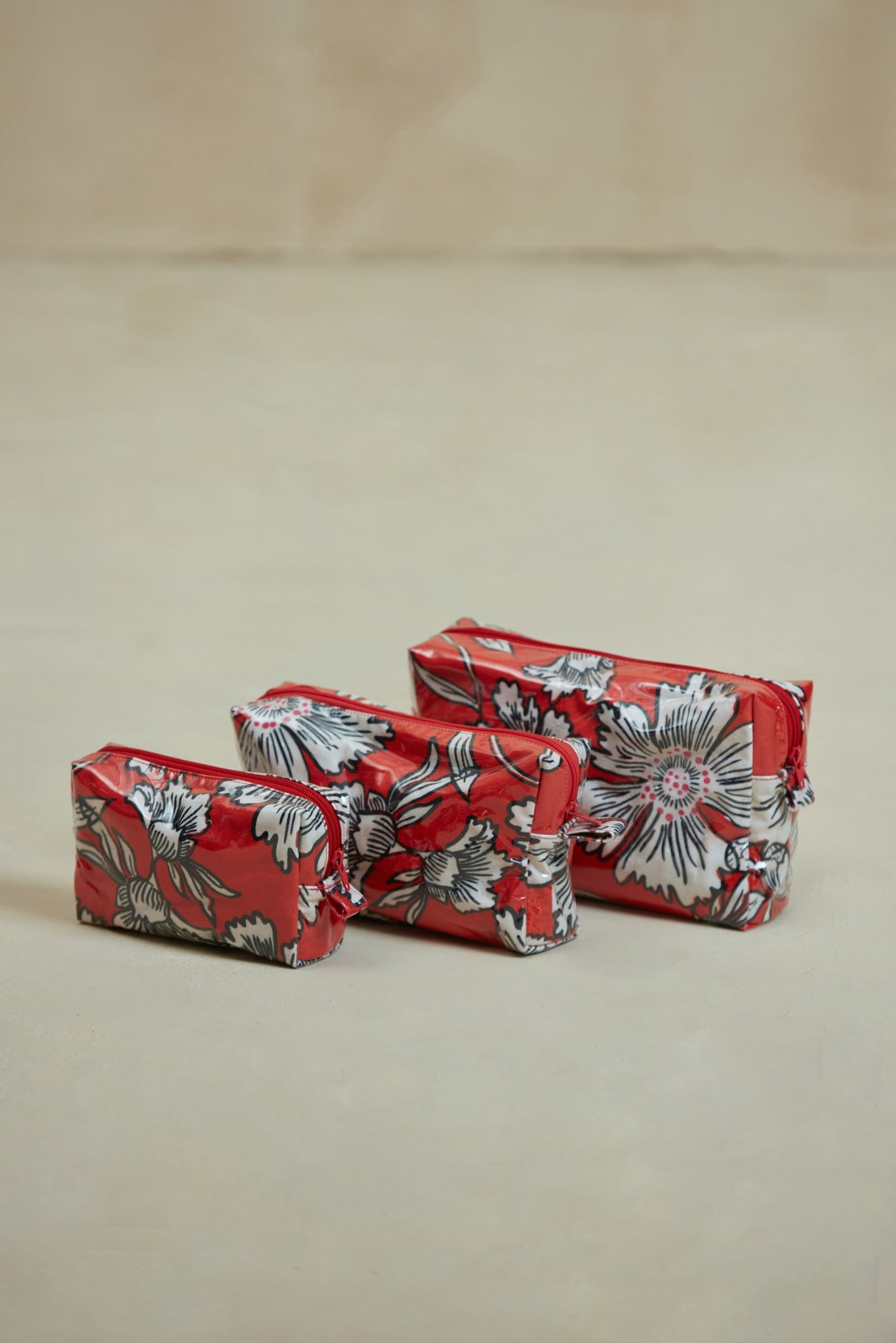 Ro's Garden GoGo Cosmetic Bag - Red Trapani