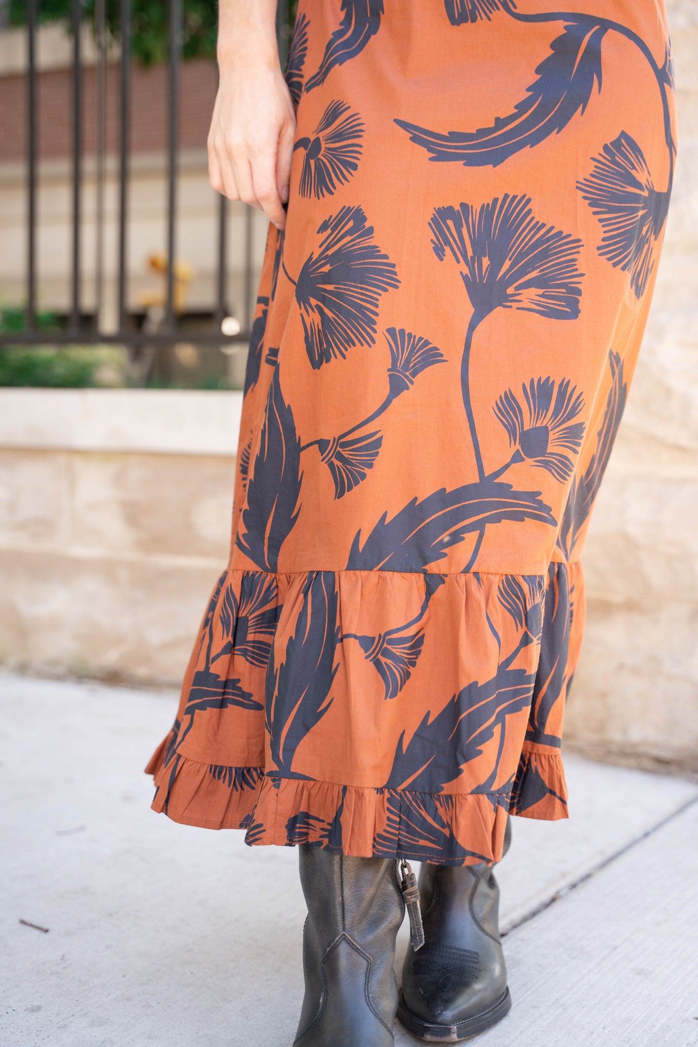Beyond By Vera Antonia Dress - Noir Bloom Brown