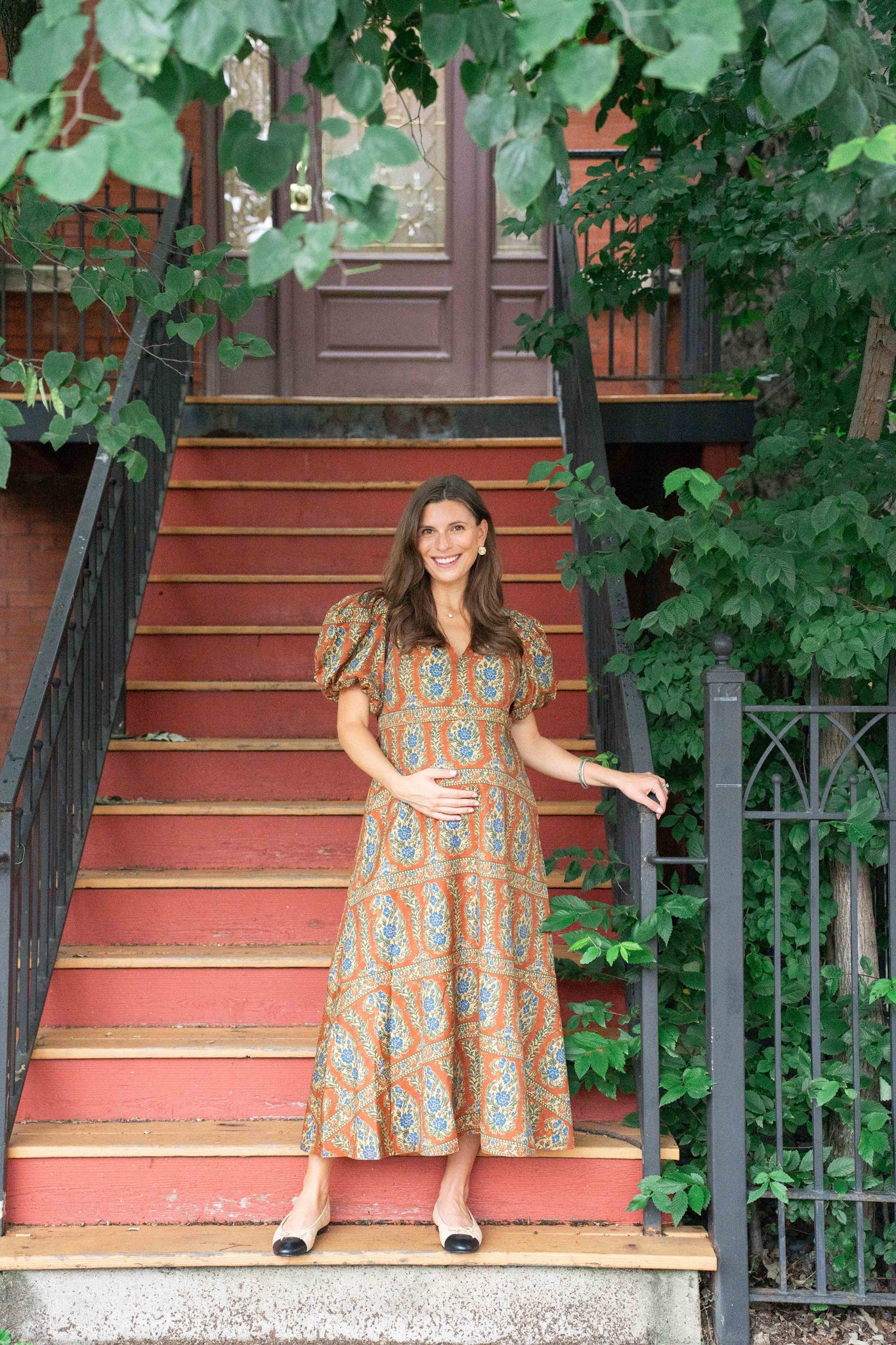hunter & brown dress Bell Harrison New in The Bellamy dress in Self-Portrait Lace and rhinestone Dimension:16.18 L x 34.25 W x 54.41 H Inches