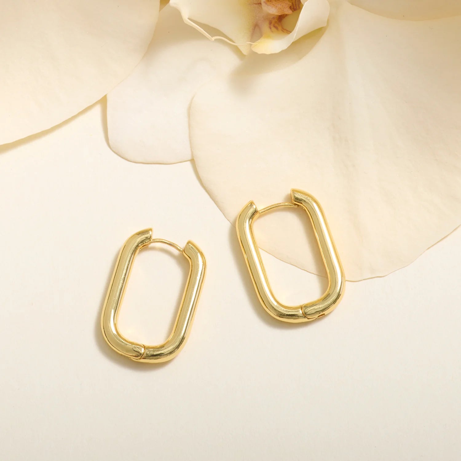 Mignonne Gavigan Pia Hoops - Gold