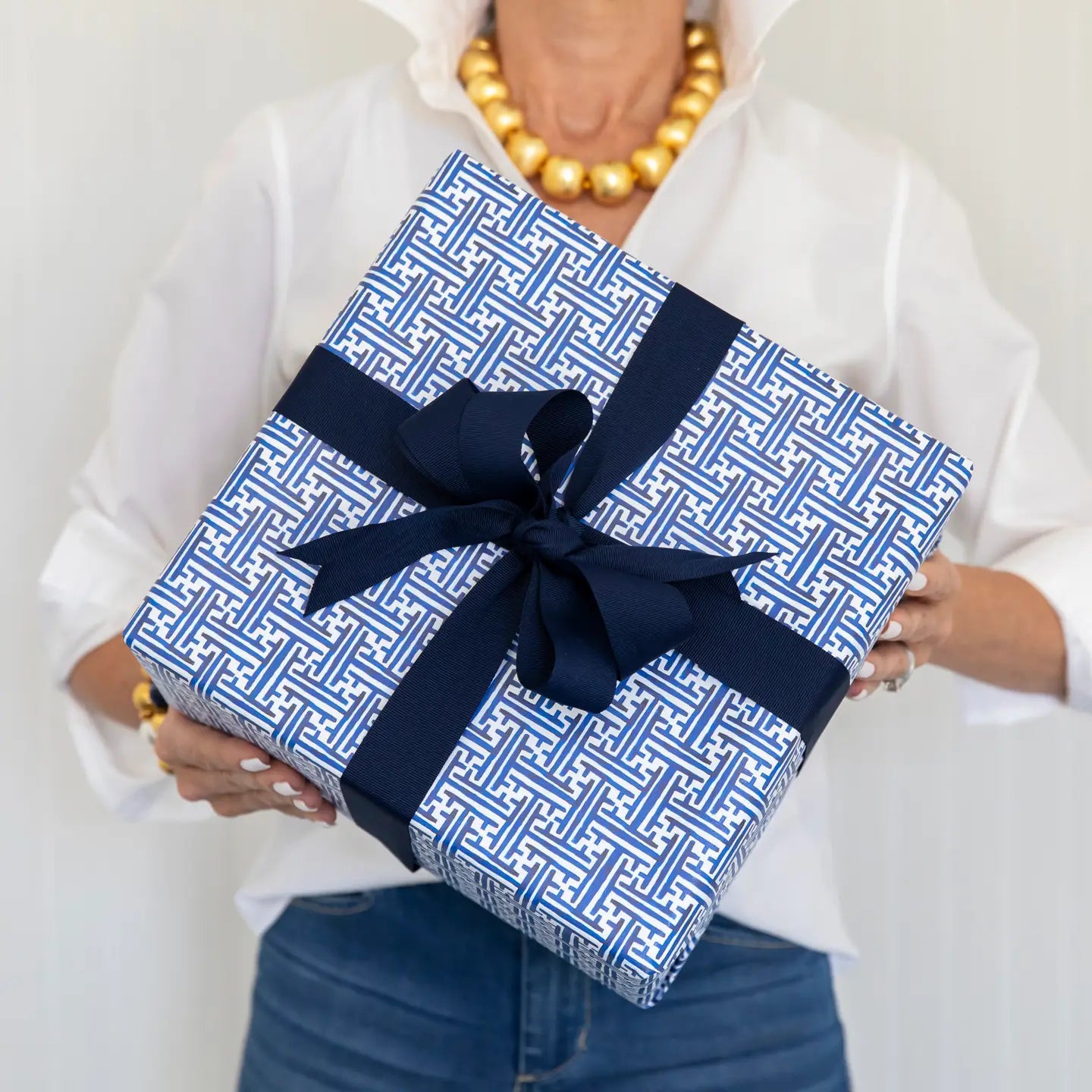 WH Hostess Continuous Gift Wrap Roll - Navy Basketweave