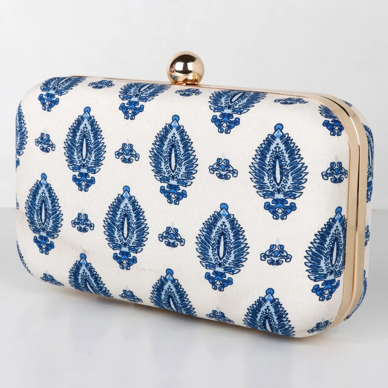 Singhvis Suave Clutch - White